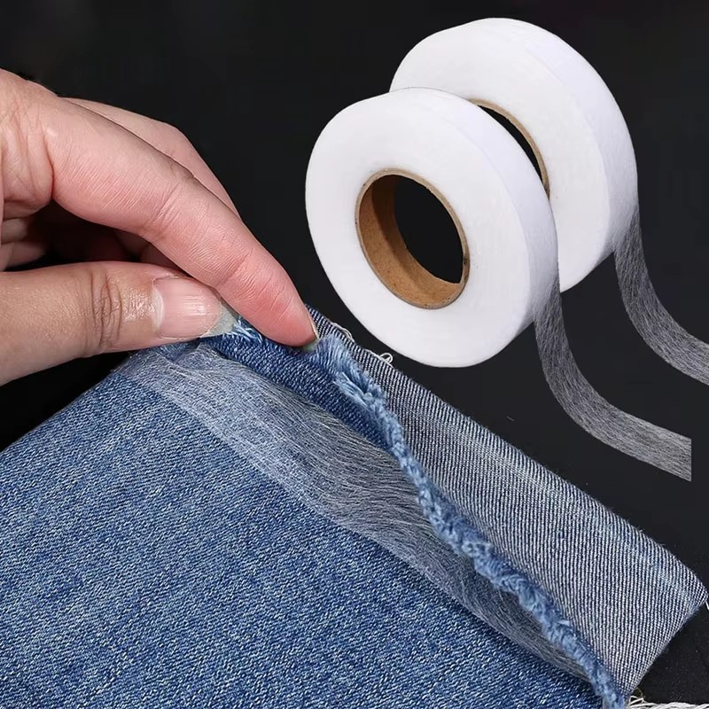 Home Textiles Online - 1/2 ม้วนสองด้านไม่ทอ Interlining กาวเทปเหล็กบนเทปขอบสั้นซ่อมกางเกงสําหรับหมวกเสื้อผ้าเย็บหัตถกรรม